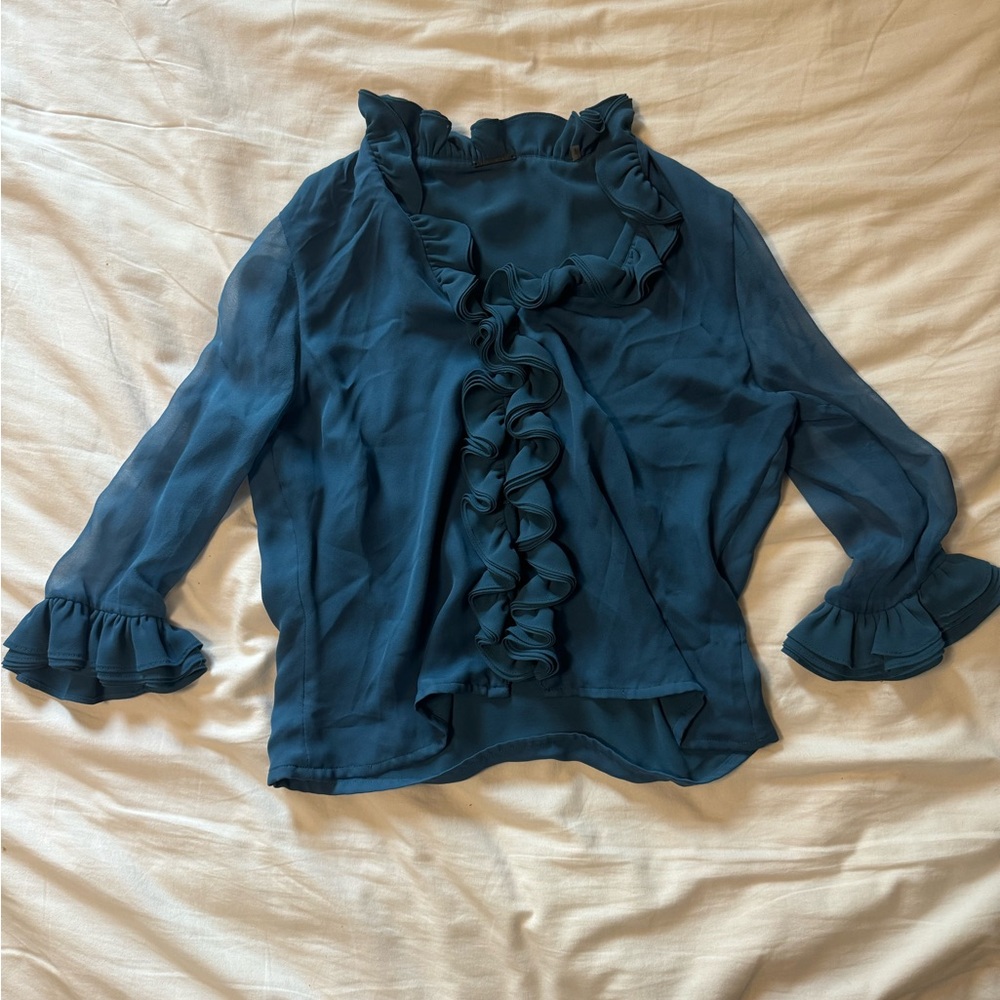 Elie Tahari ruffle lined top